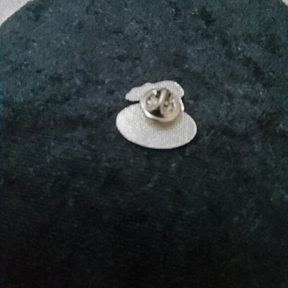 Vintage Polar Bear Rescue Standing Atop Globe Enamel Lapel Pin Brooch - Picture 3 of 3